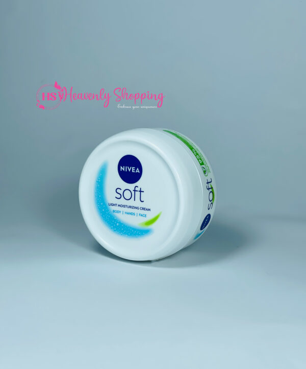 NIVEA Soft Light Moisturizing Cream